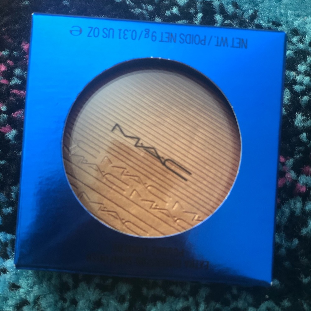 MAC “Shaft of Gold” Extra Dimension Skinfinish